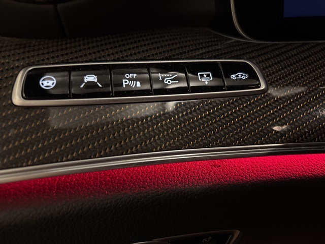 Vehicle image 21 of 26