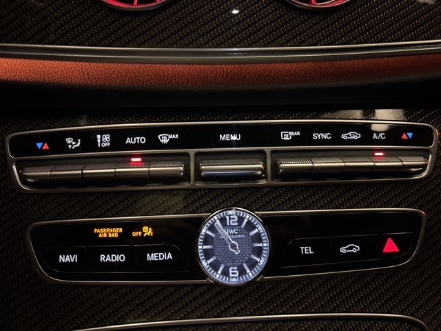 Vehicle image 24 of 26