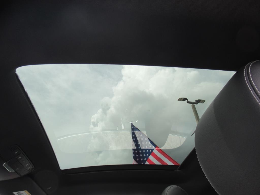 Vehicle image 23 of 27