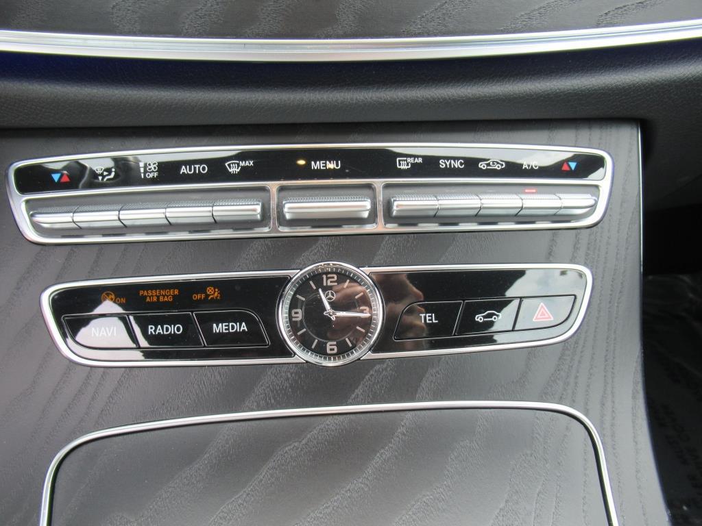 Vehicle image 26 of 27