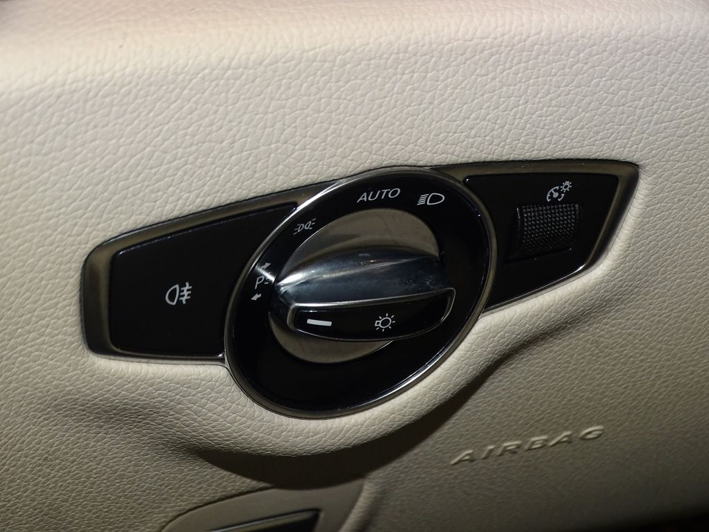 Vehicle image 18 of 41