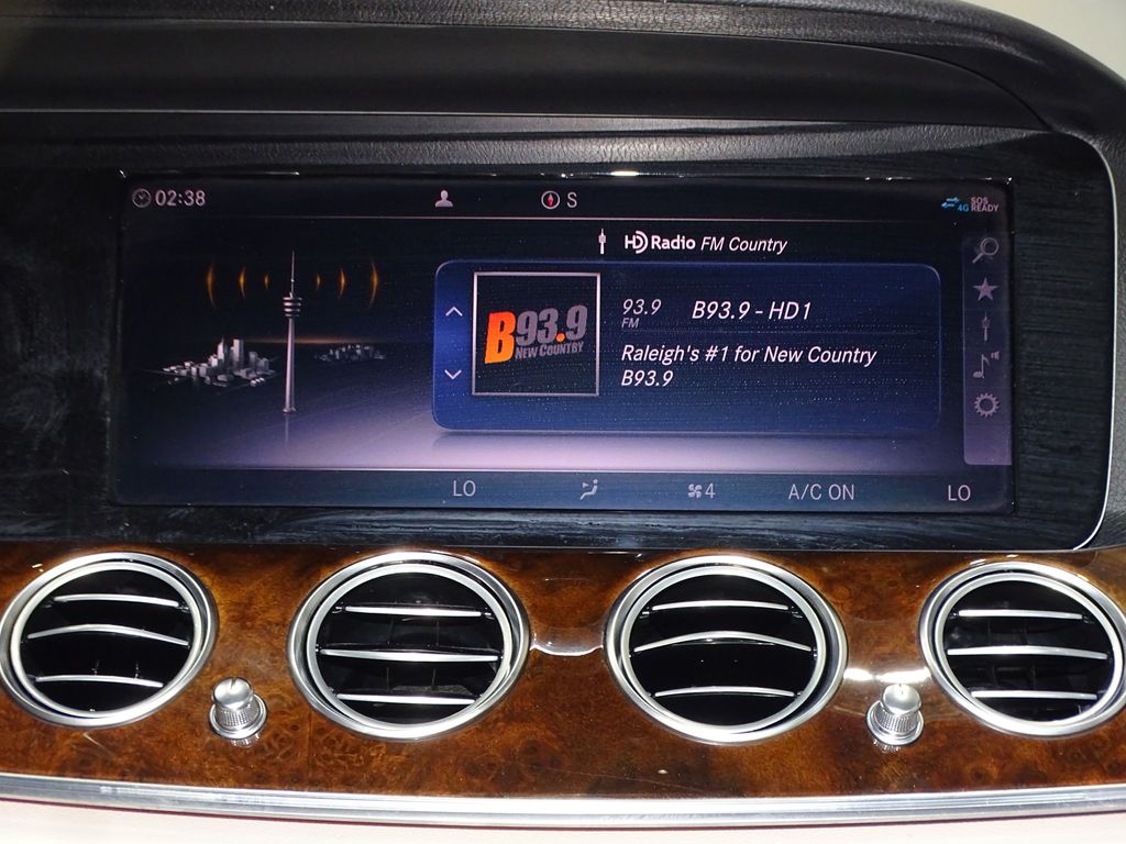 Vehicle image 27 of 41