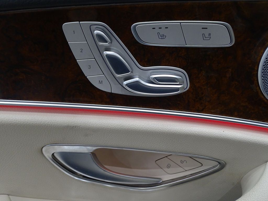 Vehicle image 15 of 41