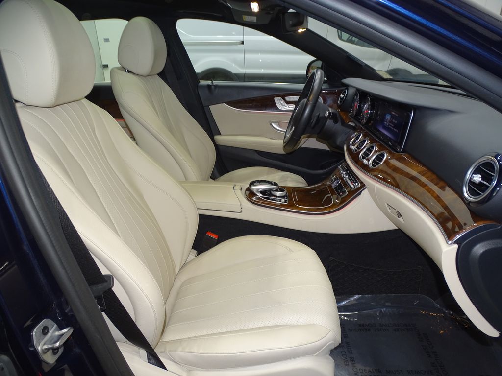 Vehicle image 13 of 41