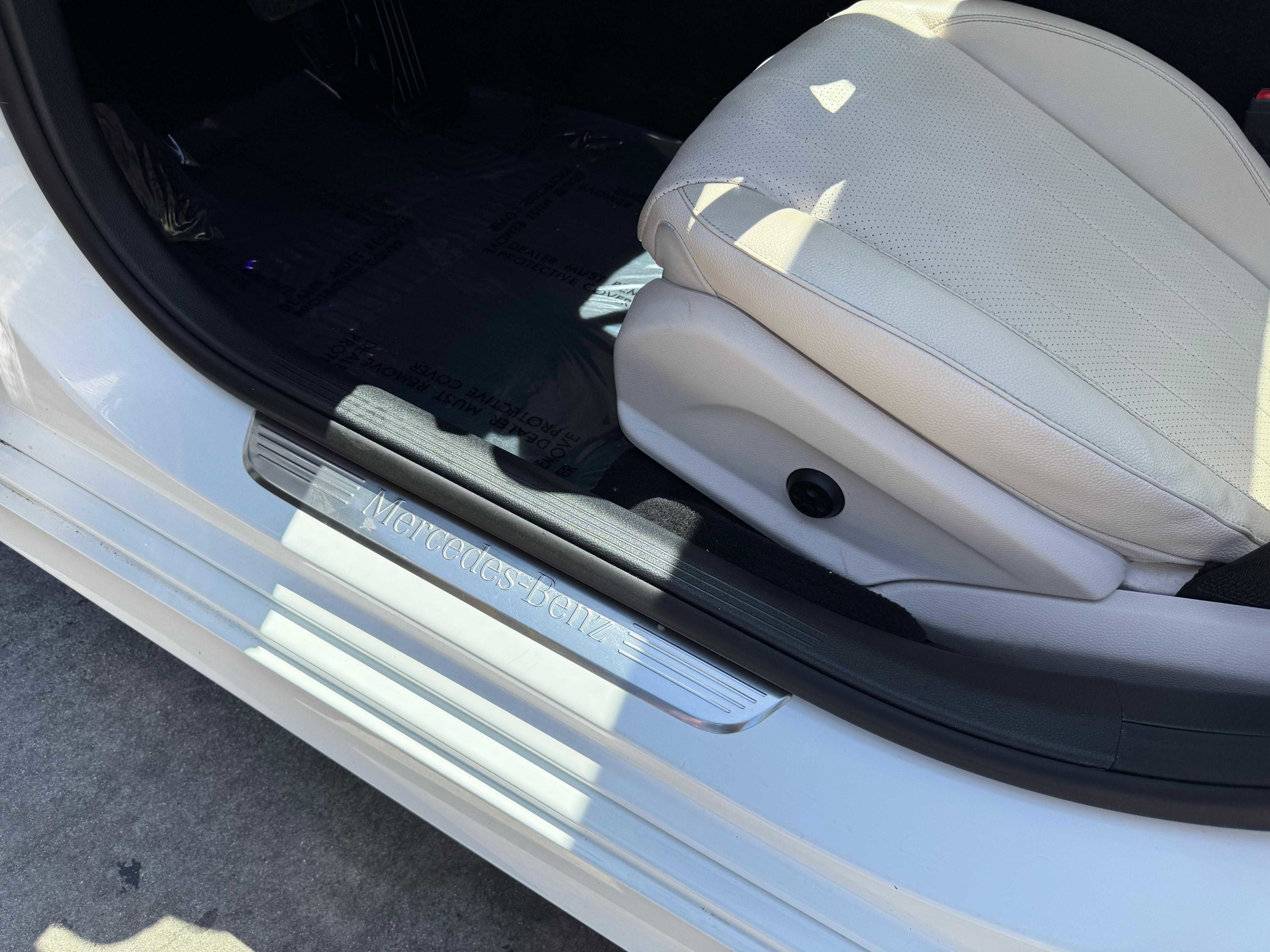 Vehicle image 67 of 72