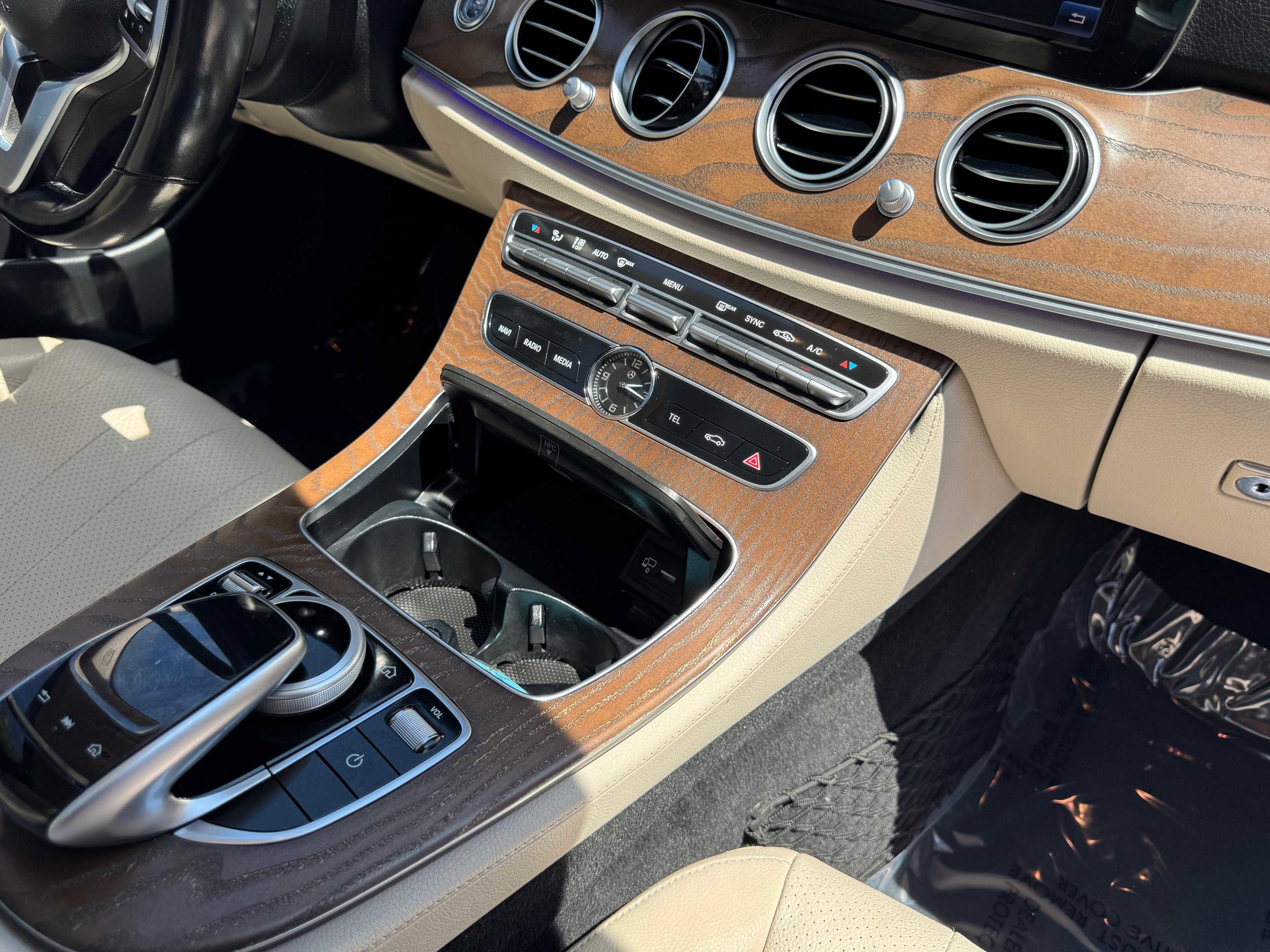 Vehicle image 51 of 72