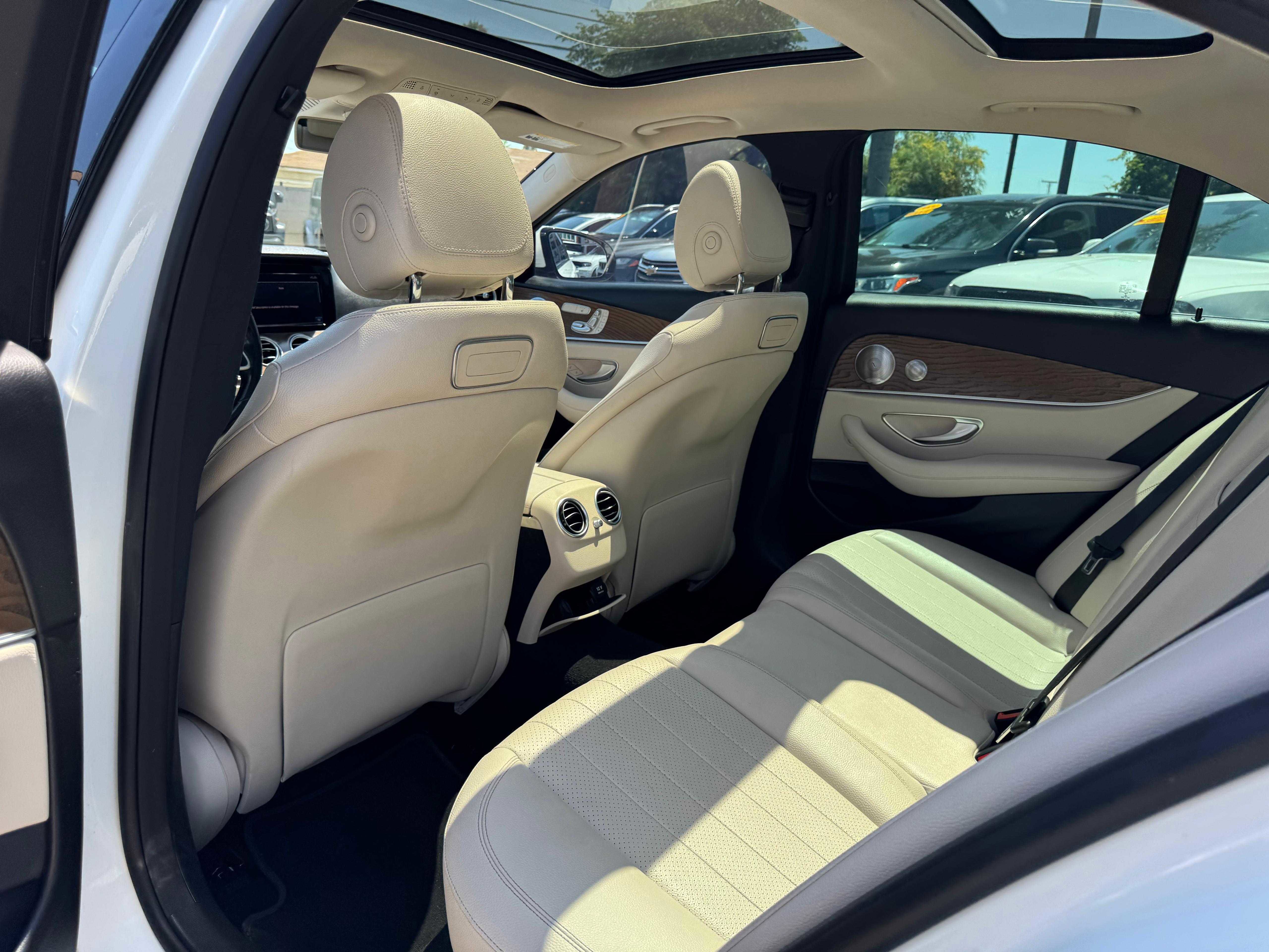 Vehicle image 58 of 72