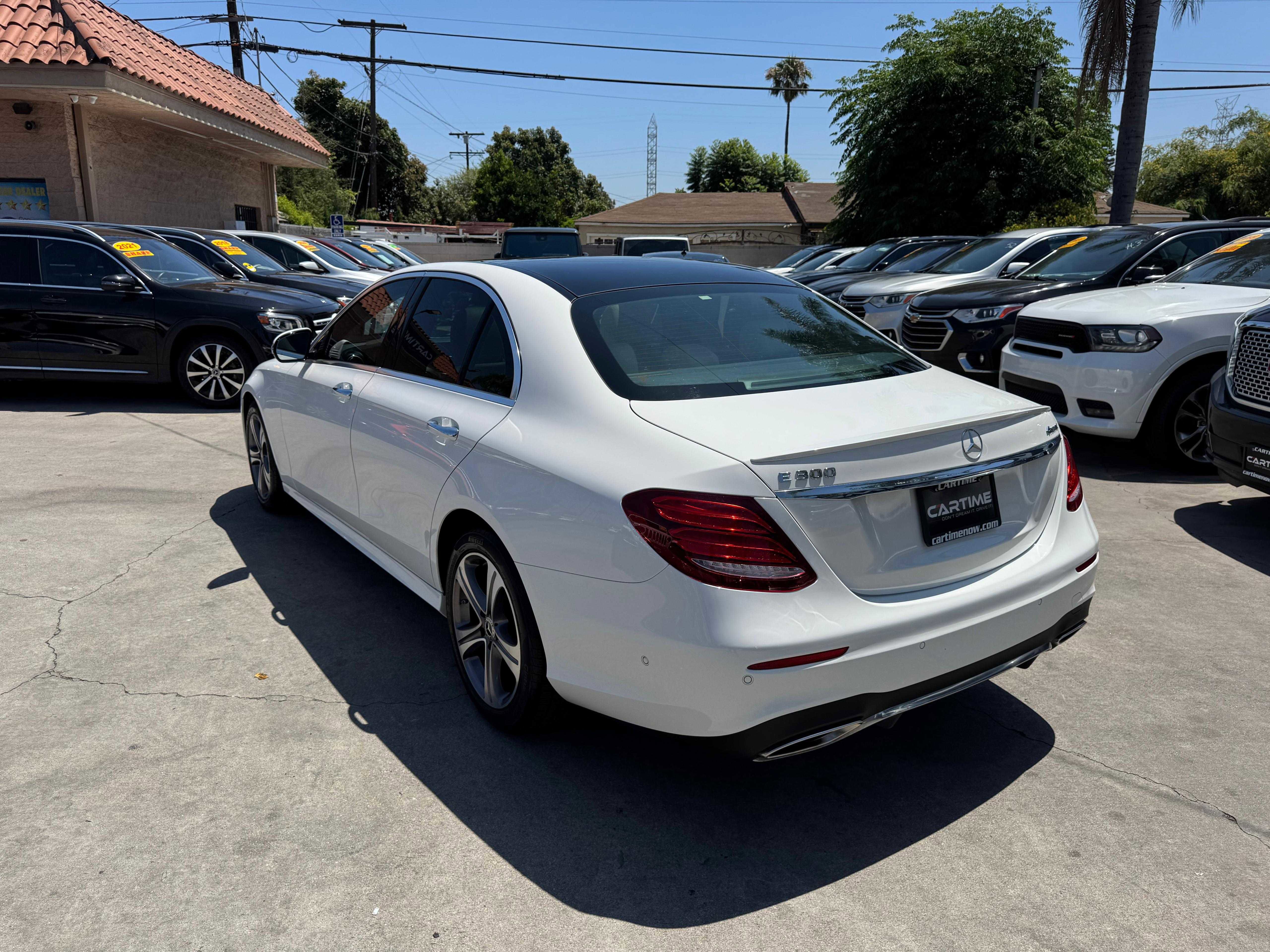 Vehicle image 13 of 72