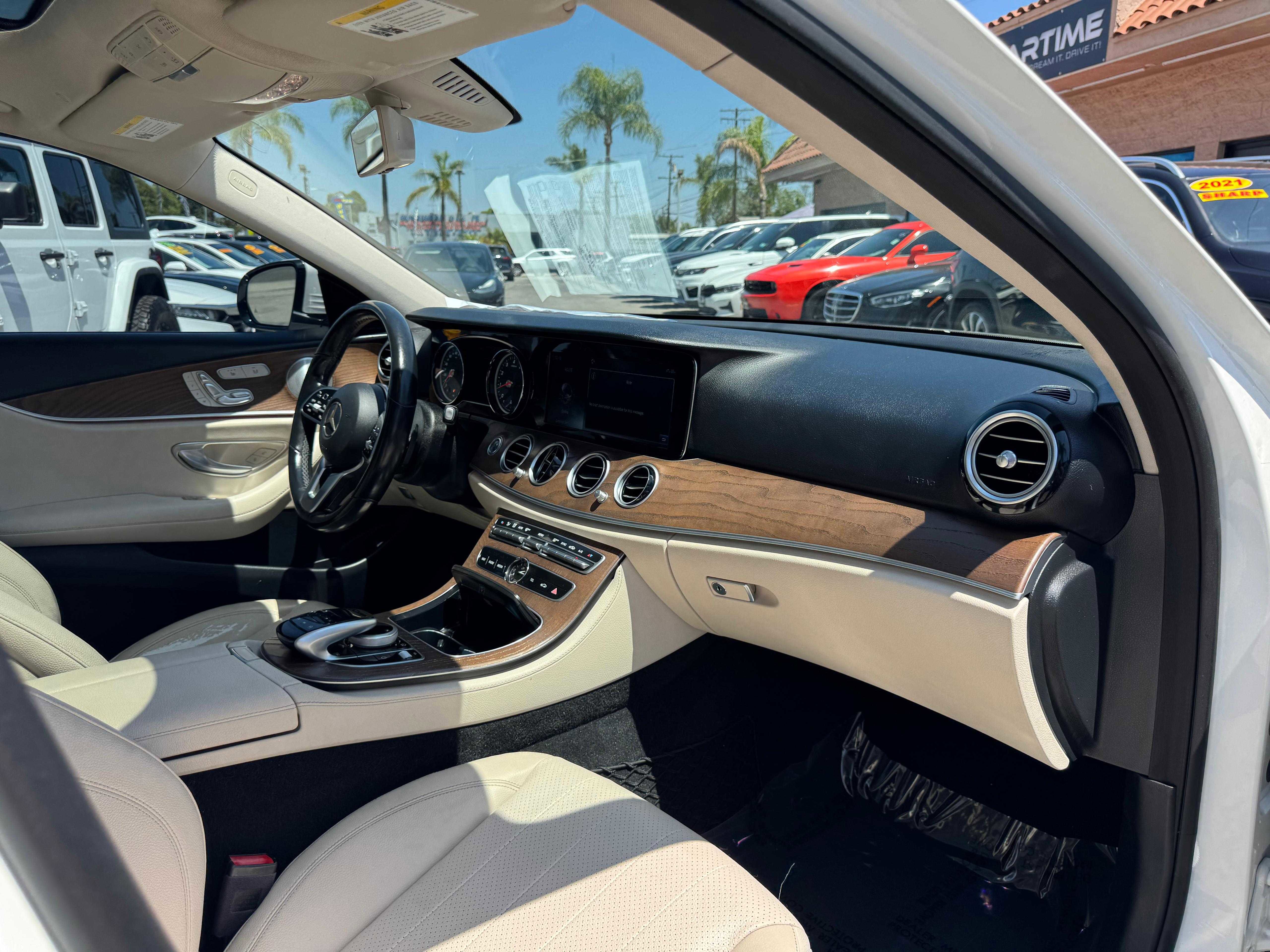 Vehicle image 30 of 72