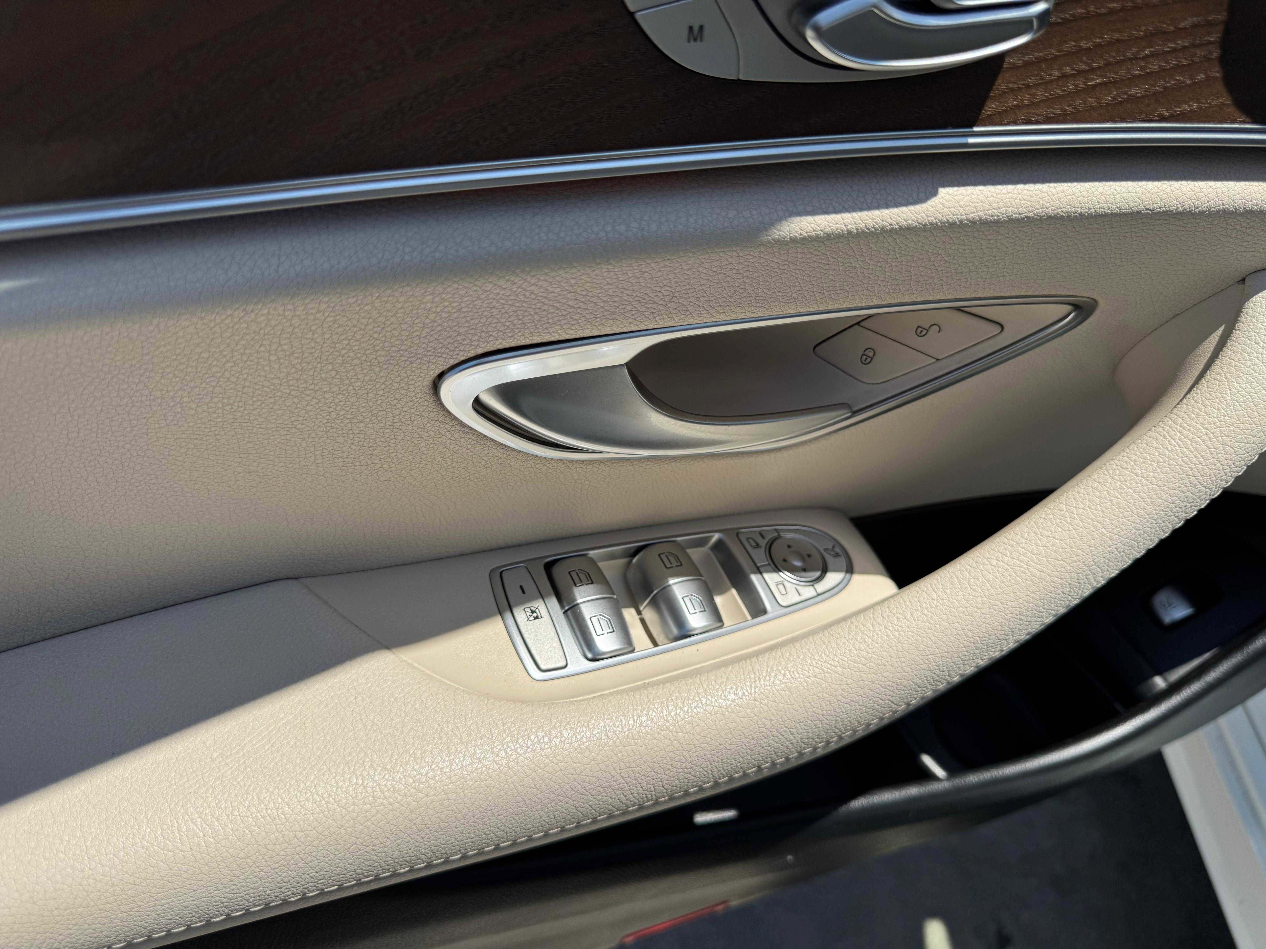 Vehicle image 55 of 72