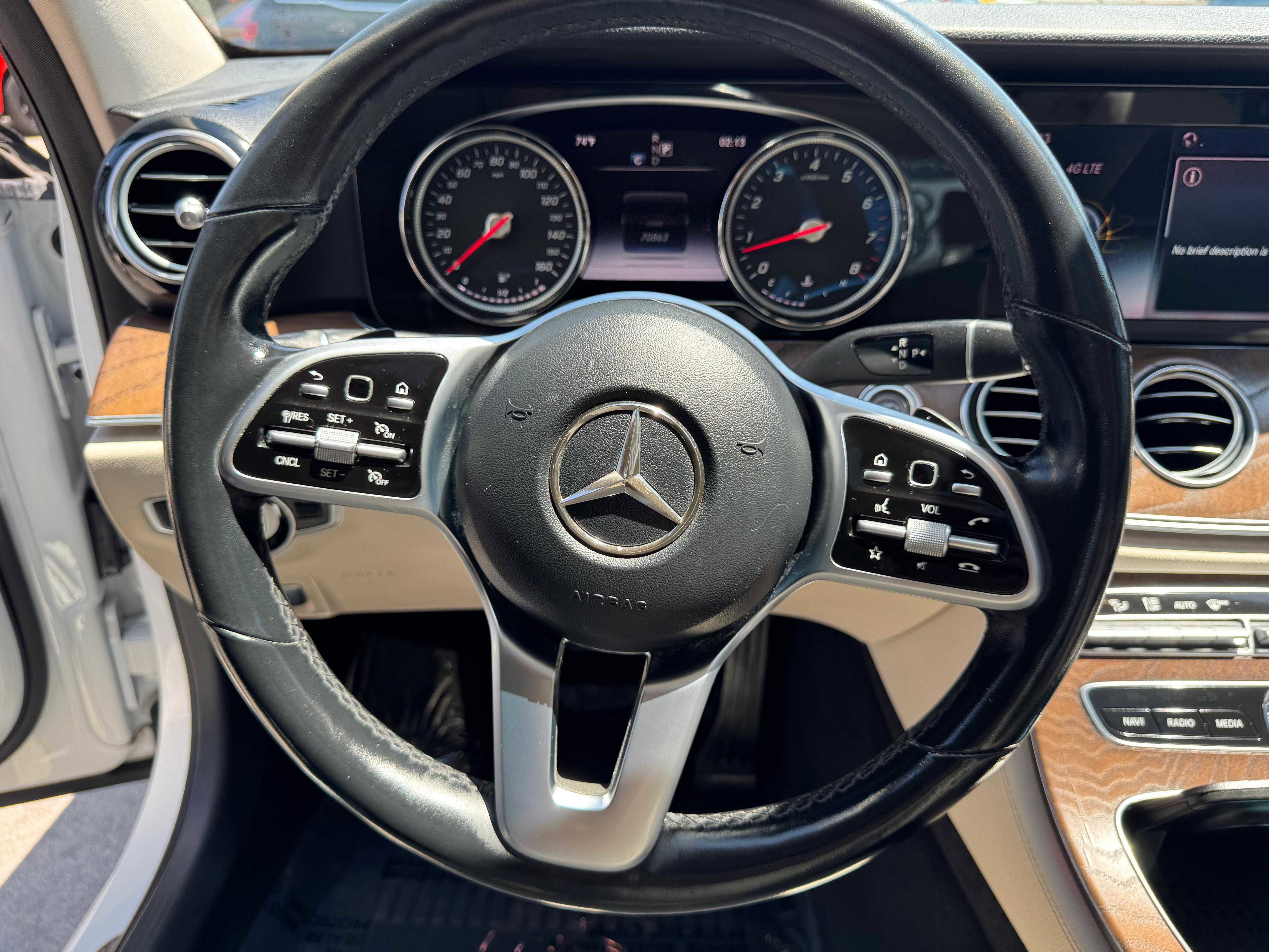 Vehicle image 70 of 72
