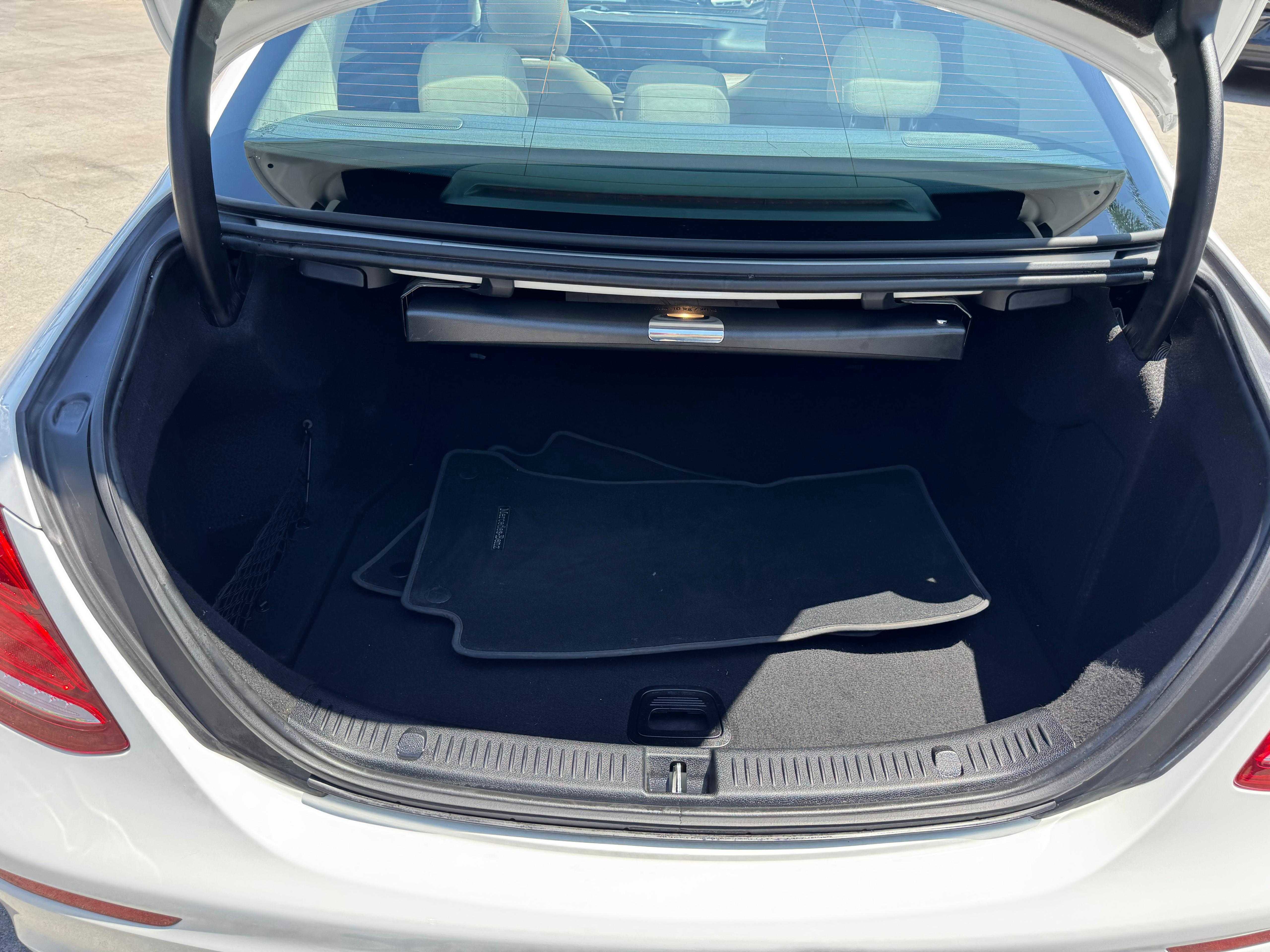 Vehicle image 17 of 72