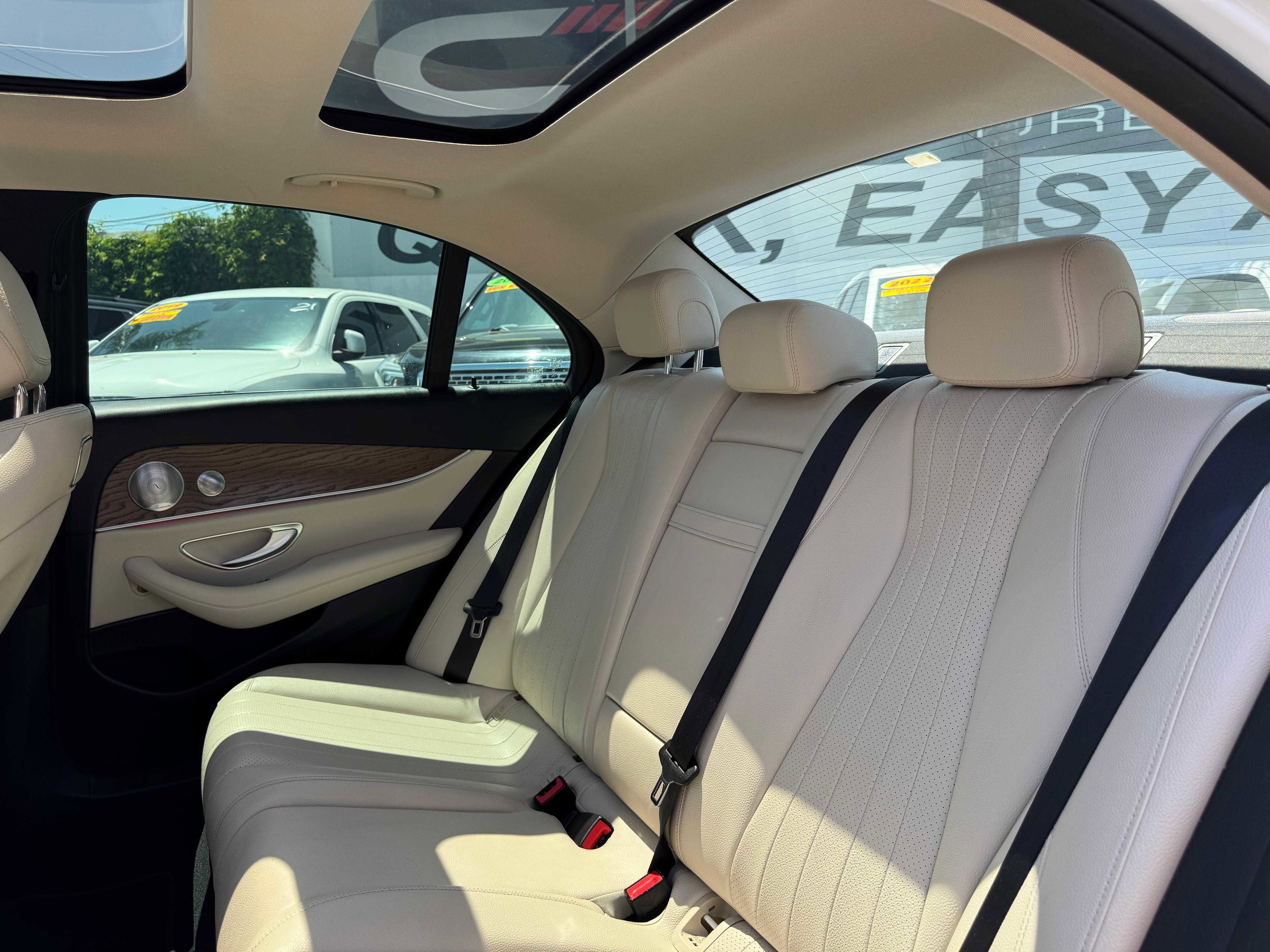 Vehicle image 21 of 72