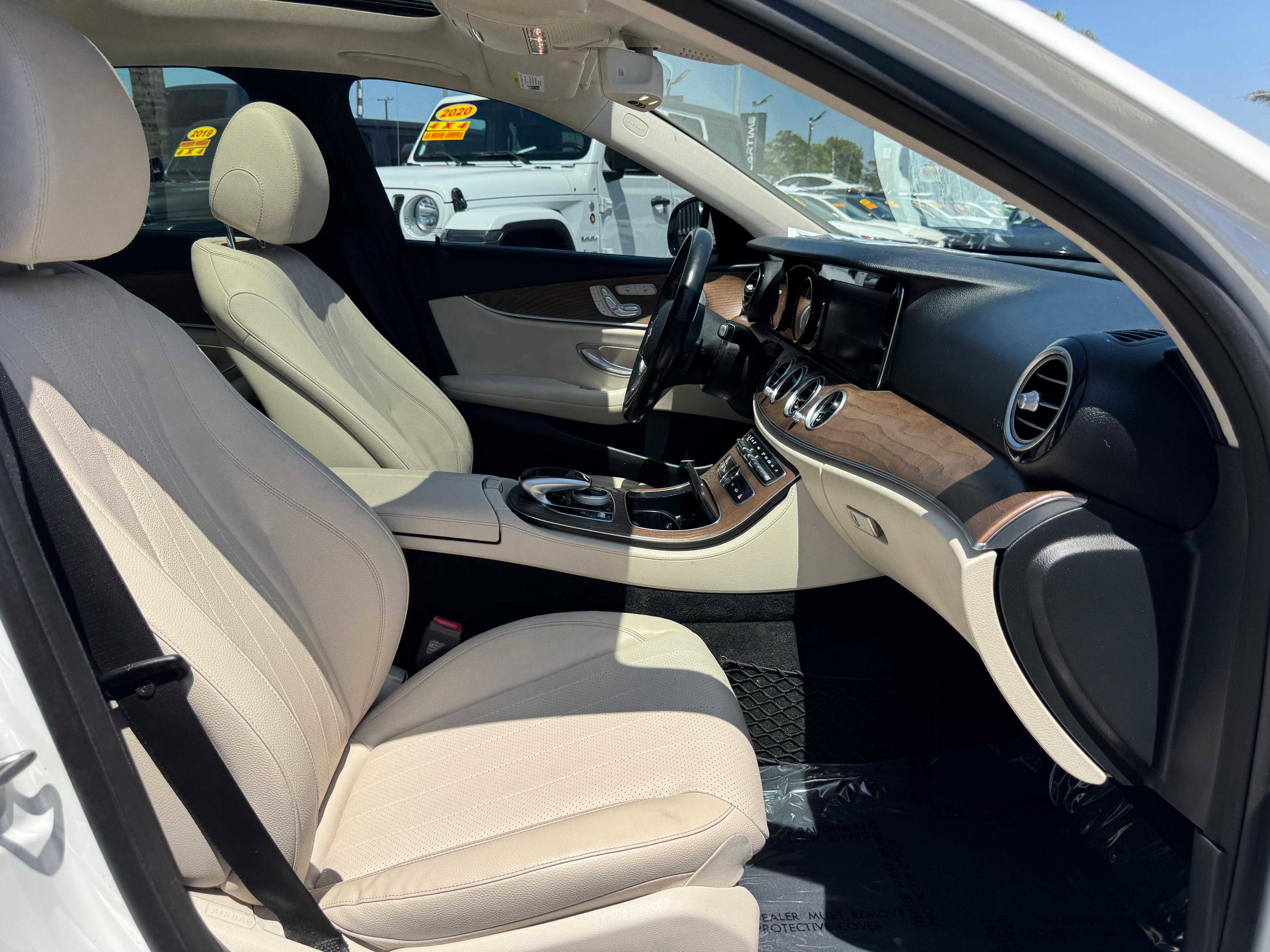Vehicle image 66 of 72