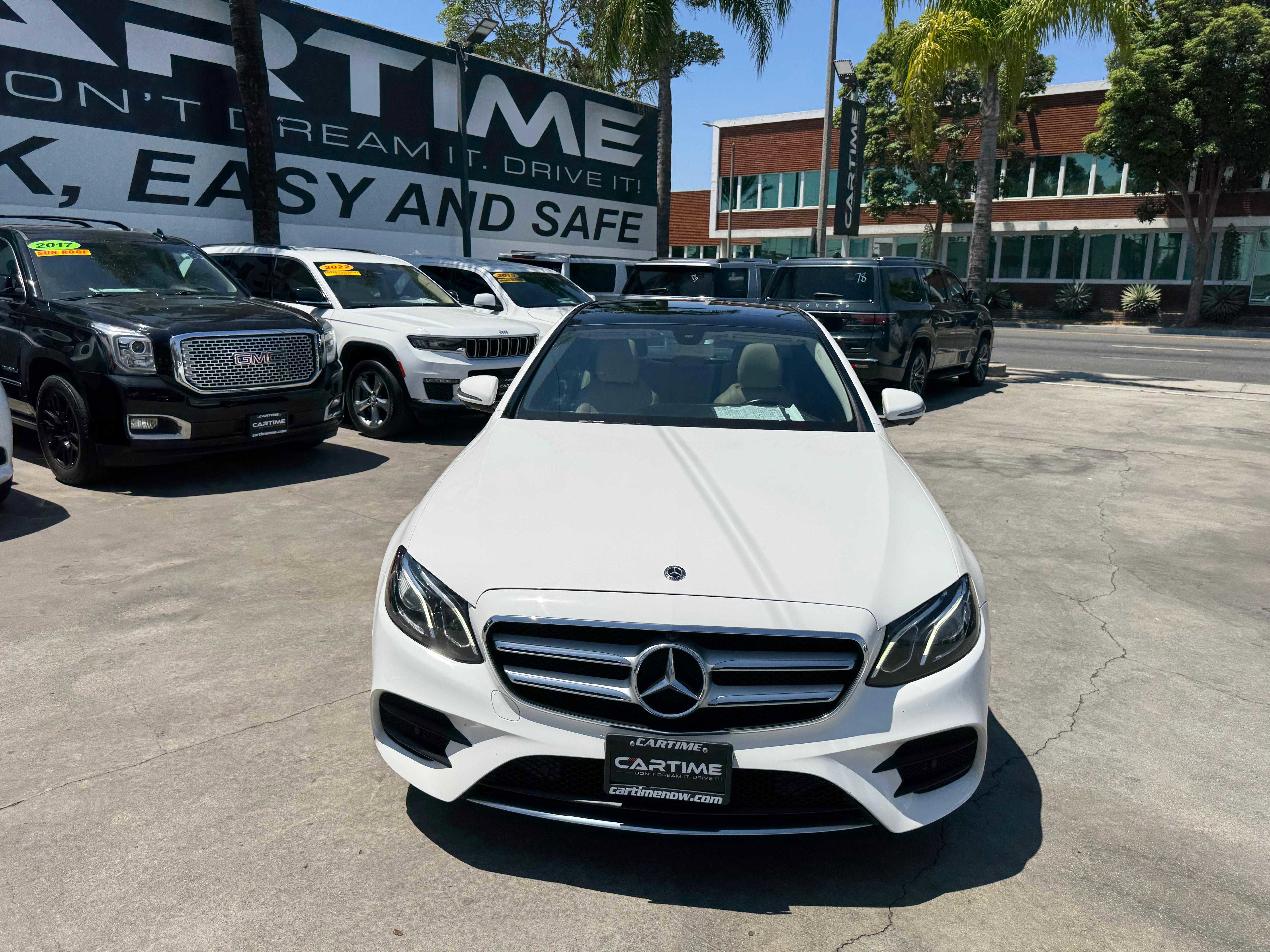 Vehicle image 5 of 72