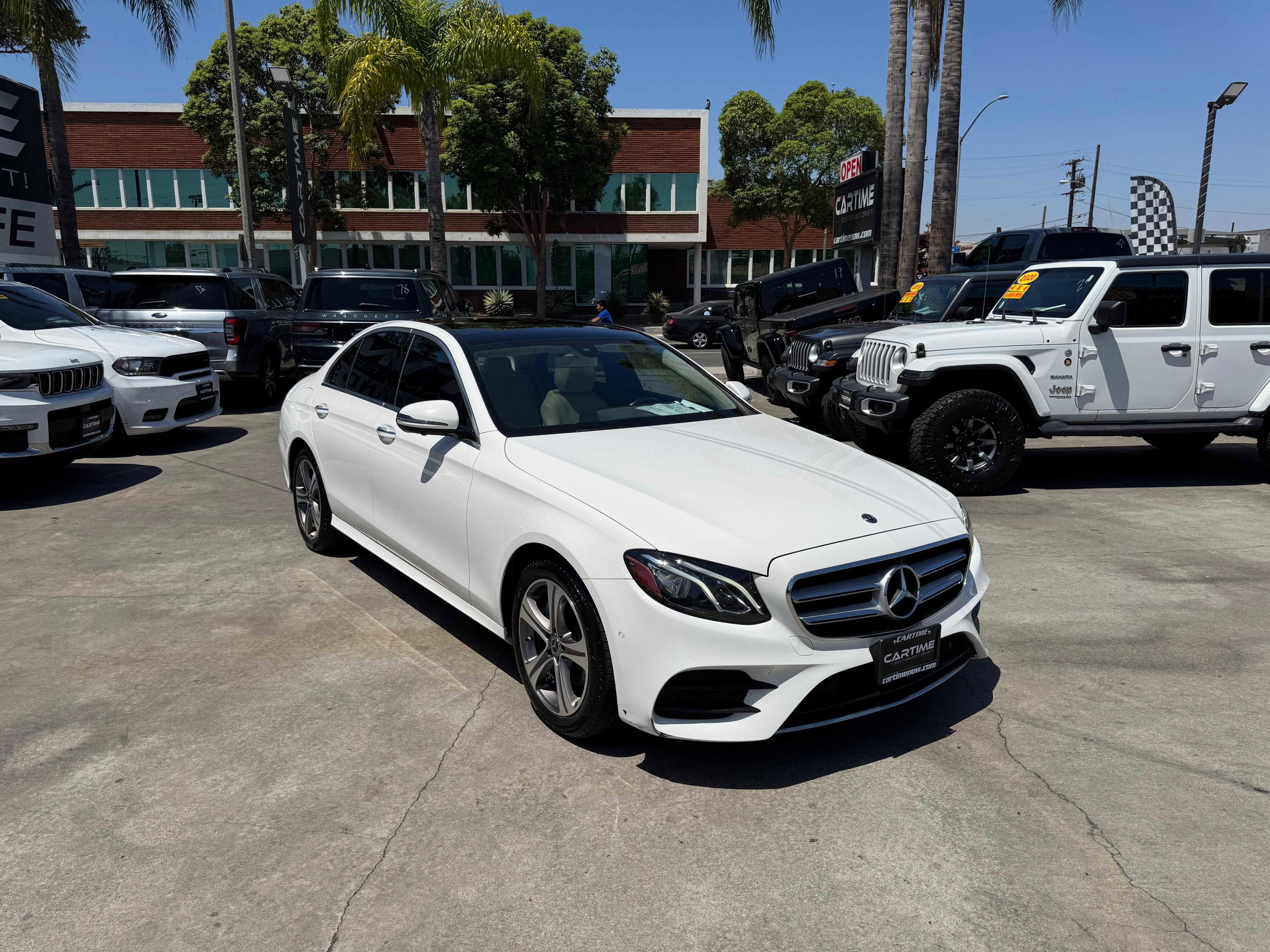 Vehicle image 7 of 72