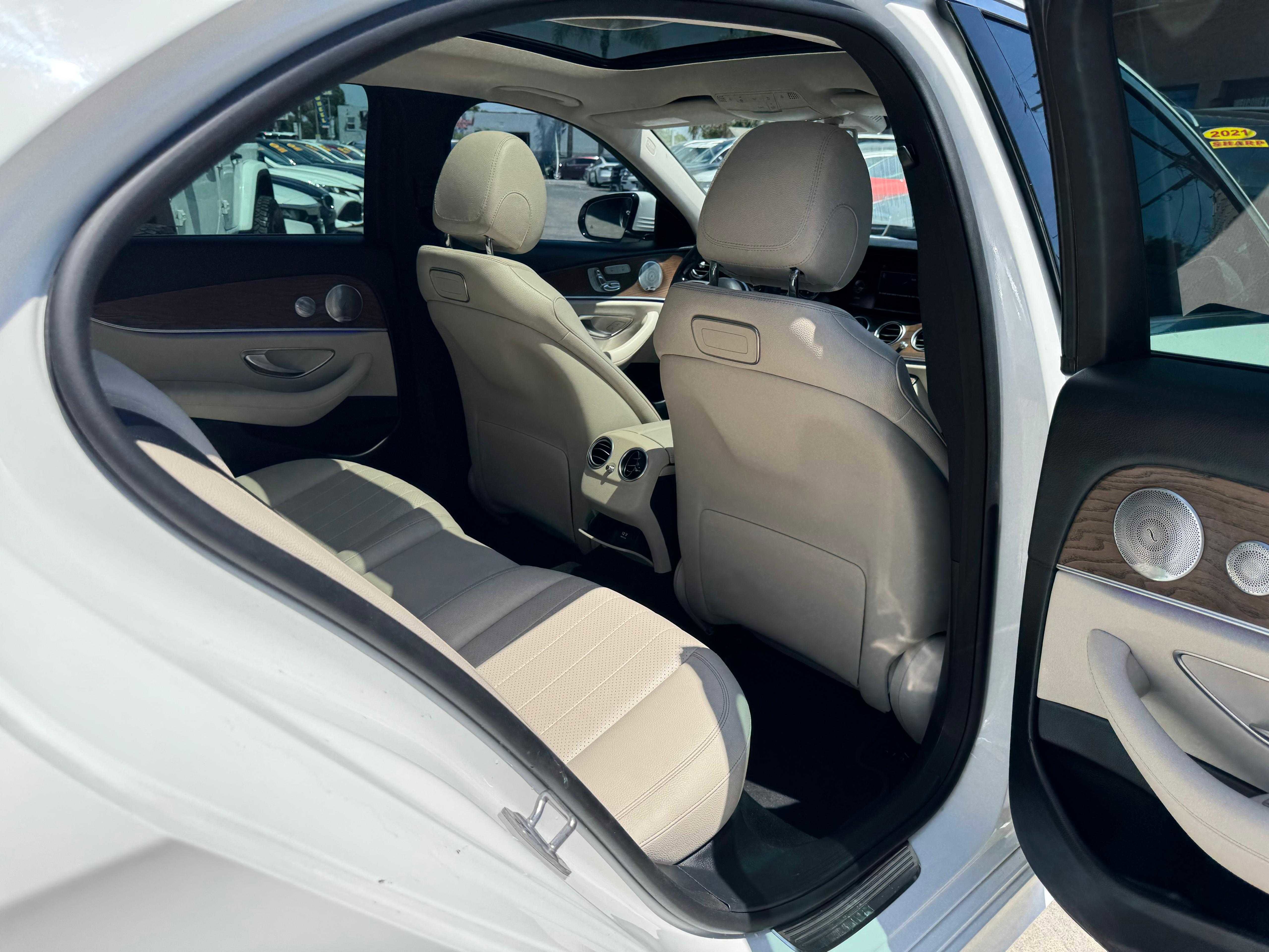 Vehicle image 25 of 72