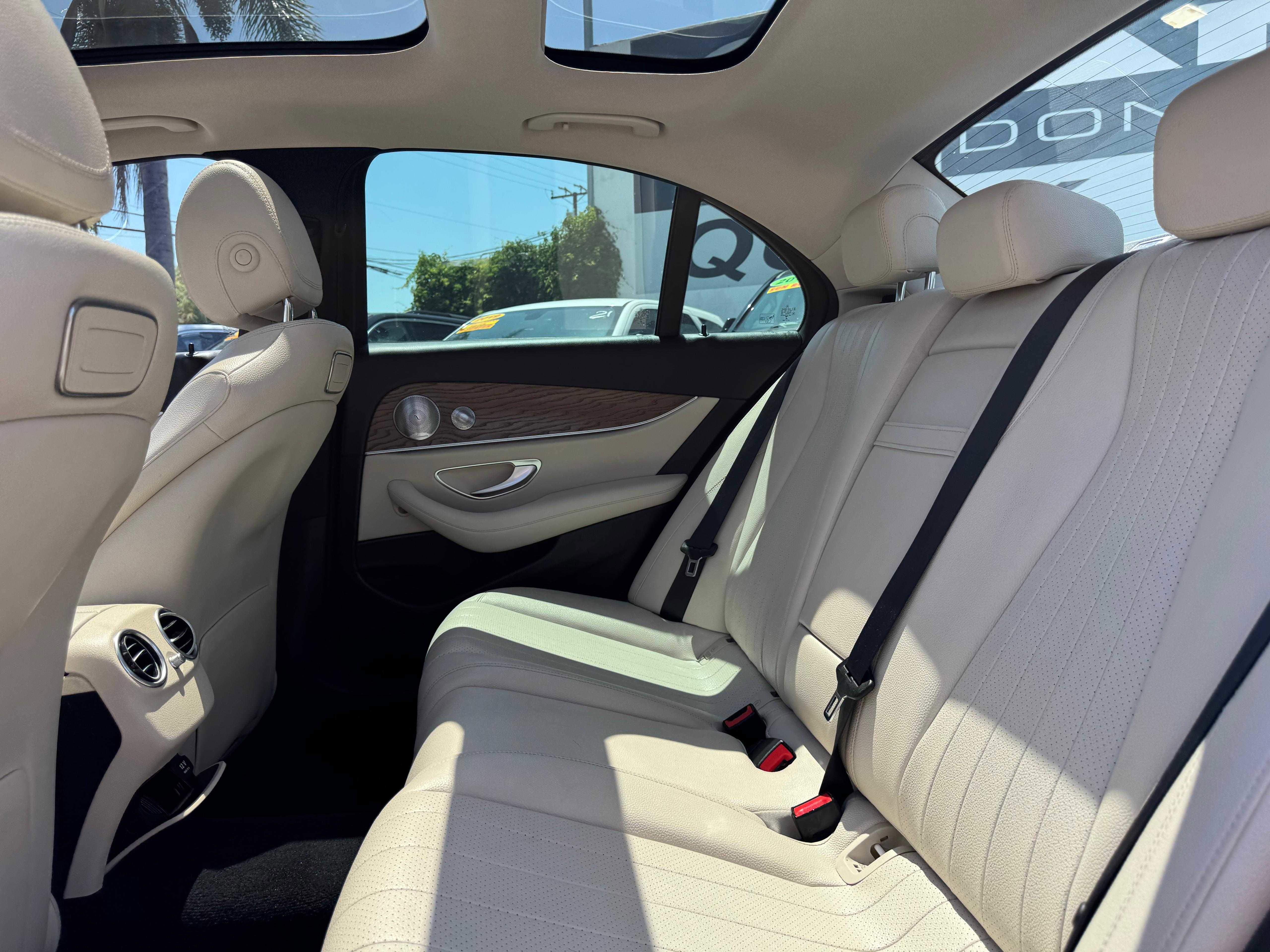 Vehicle image 22 of 72