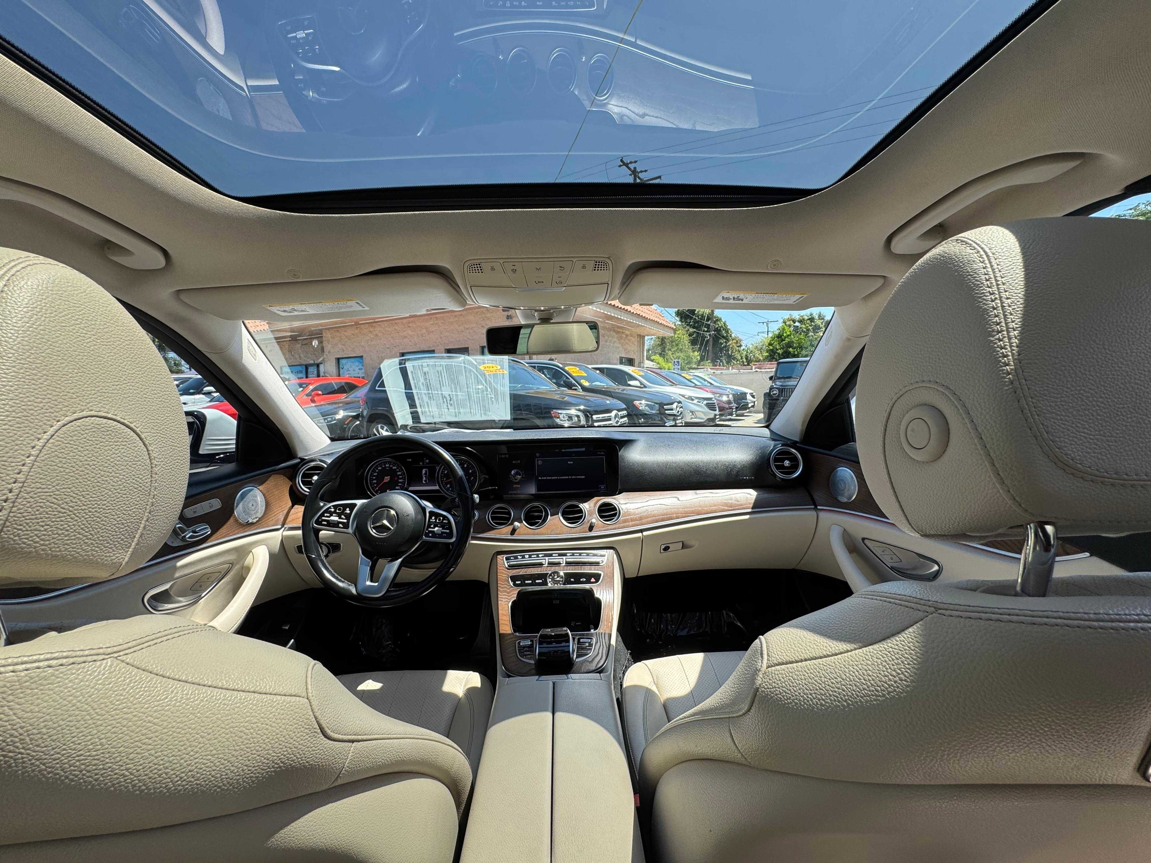 Vehicle image 28 of 72