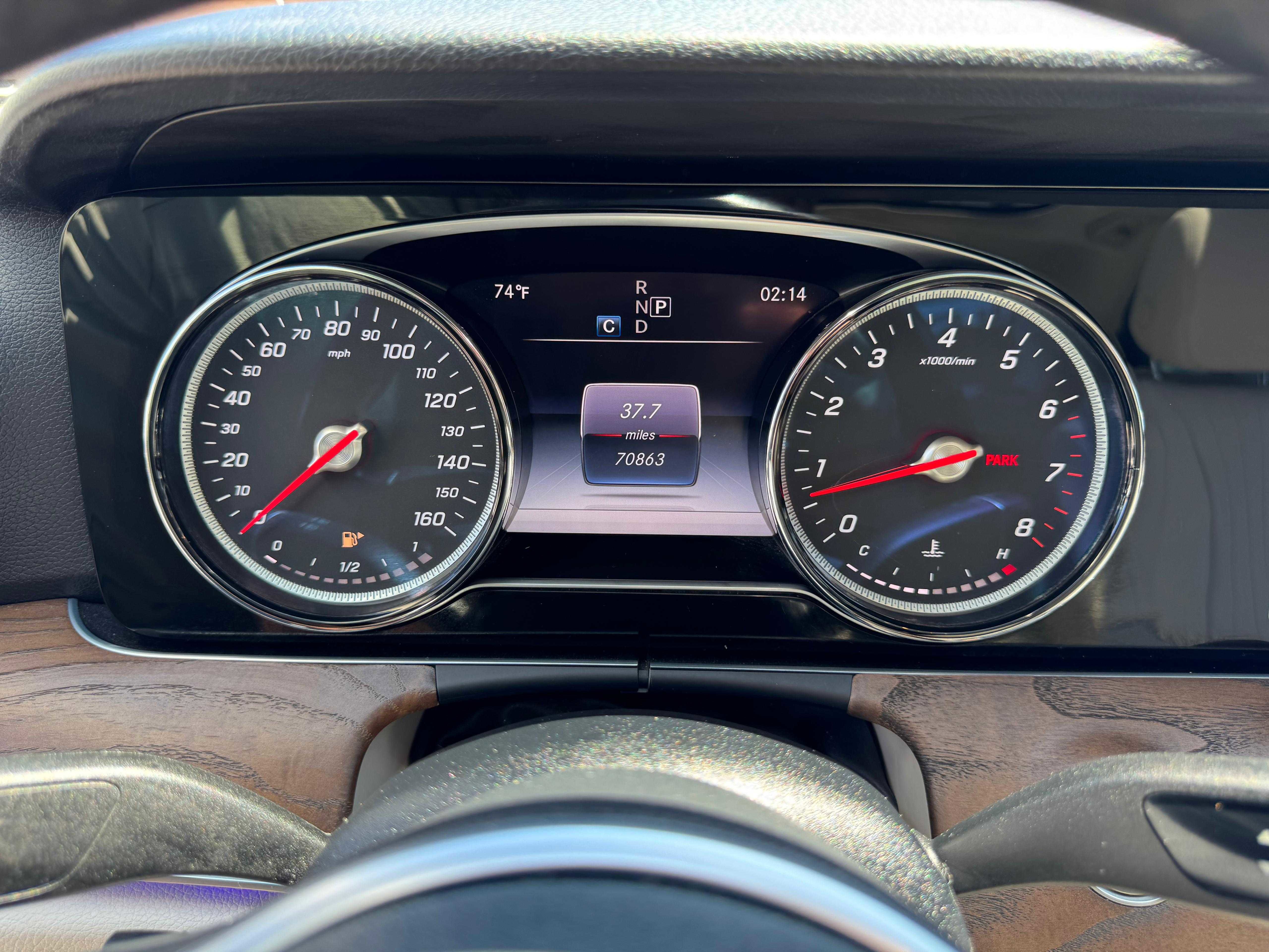 Vehicle image 34 of 72