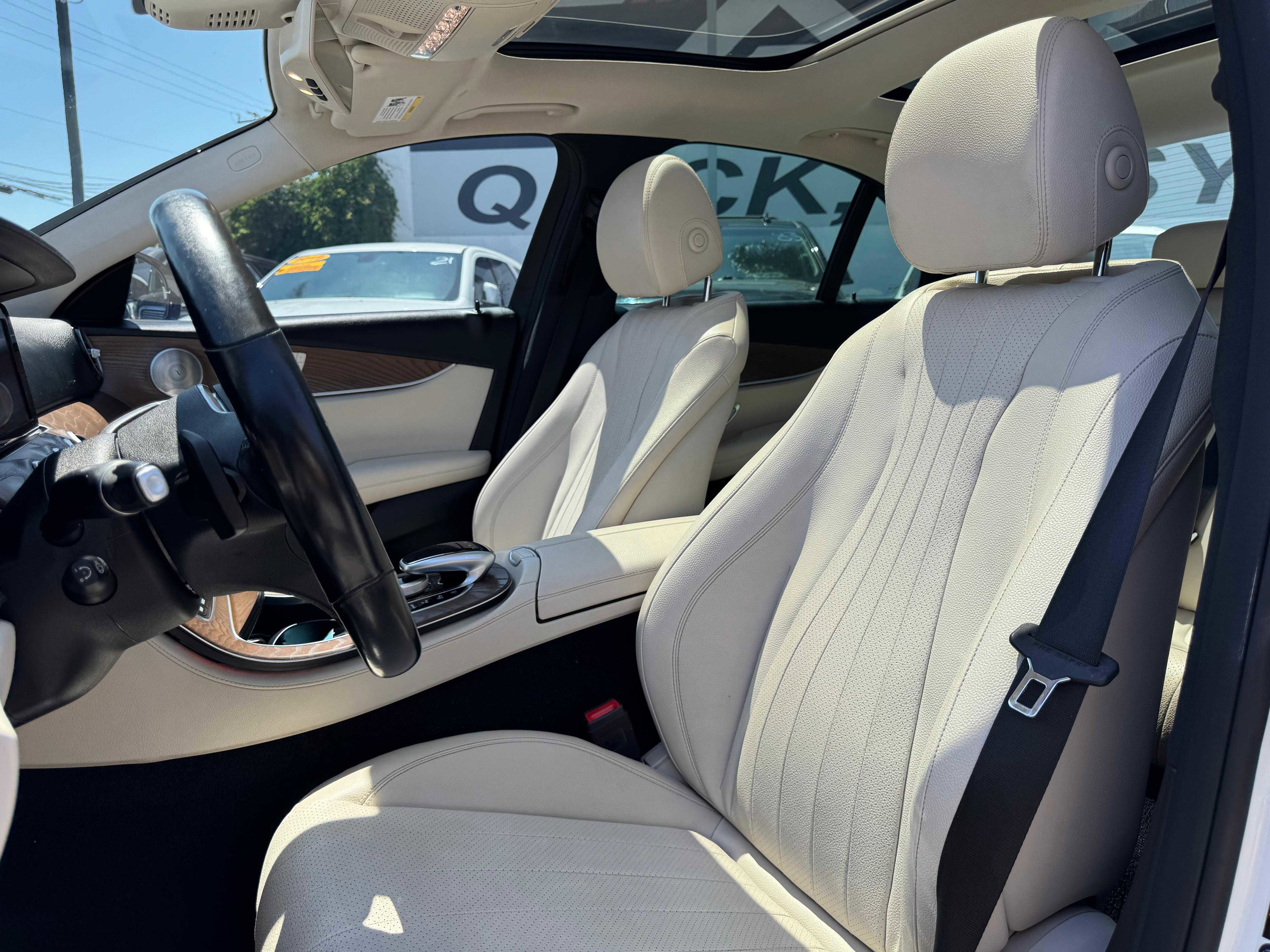 Vehicle image 23 of 72