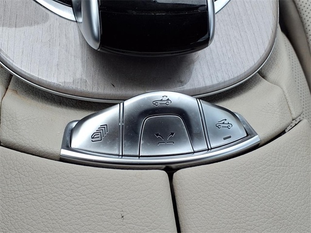 Vehicle image 24 of 25