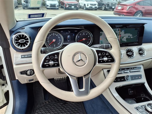 Vehicle image 18 of 25