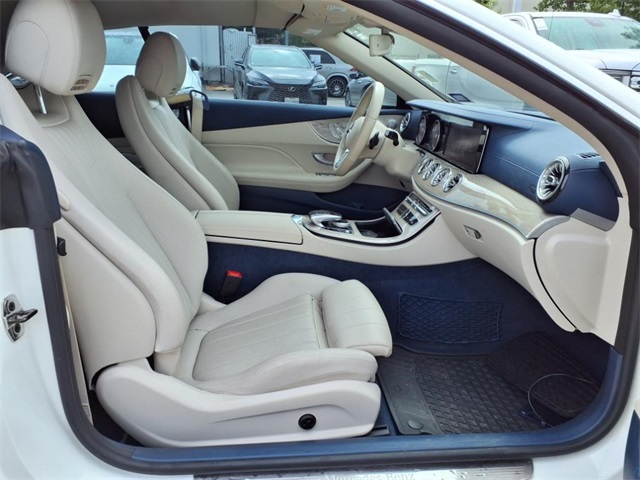 Vehicle image 14 of 25