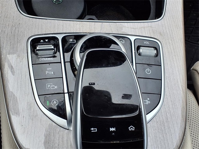 Vehicle image 23 of 25