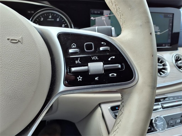 Vehicle image 22 of 25