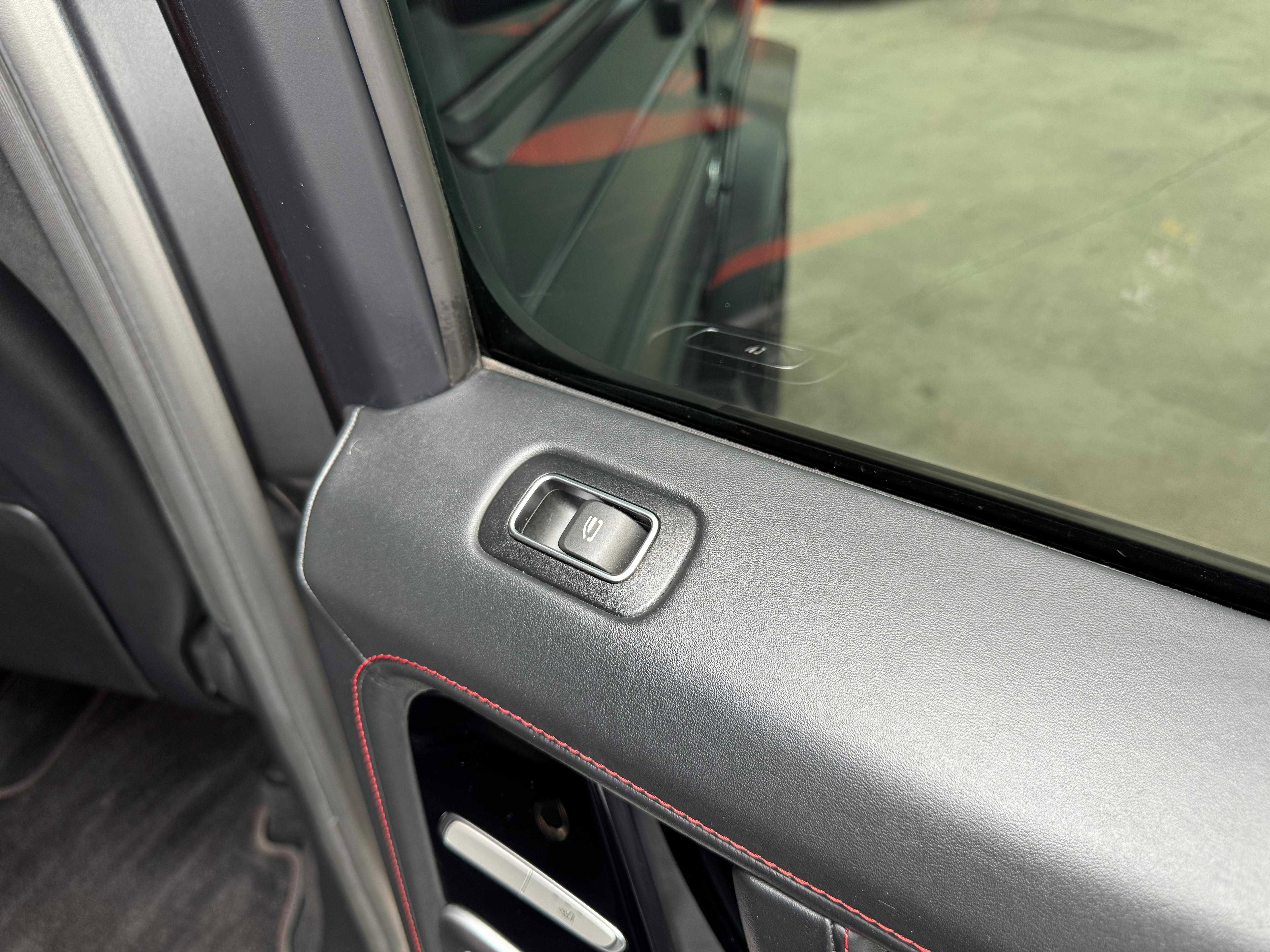 Vehicle image 61 of 187