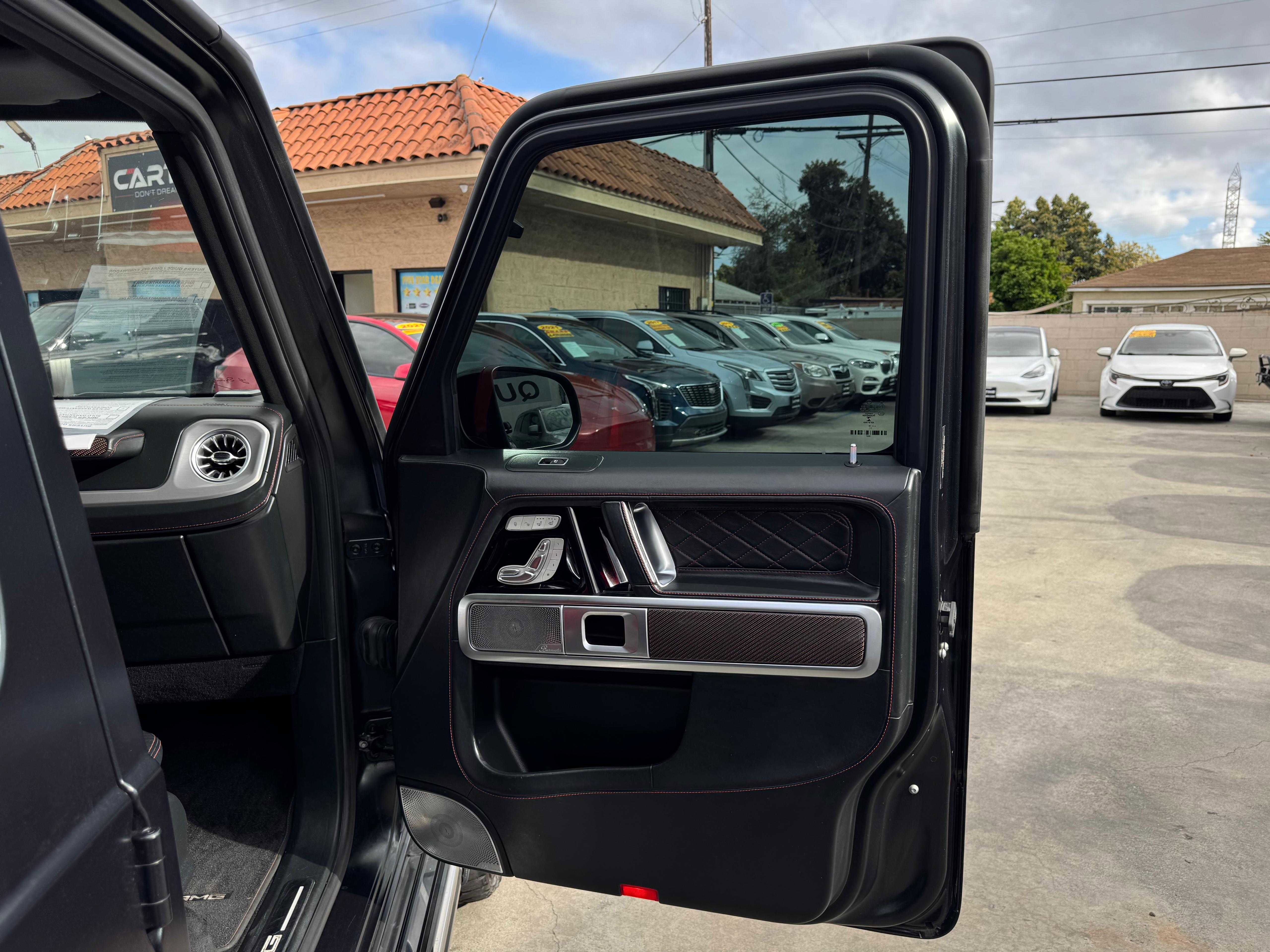 Vehicle image 71 of 187