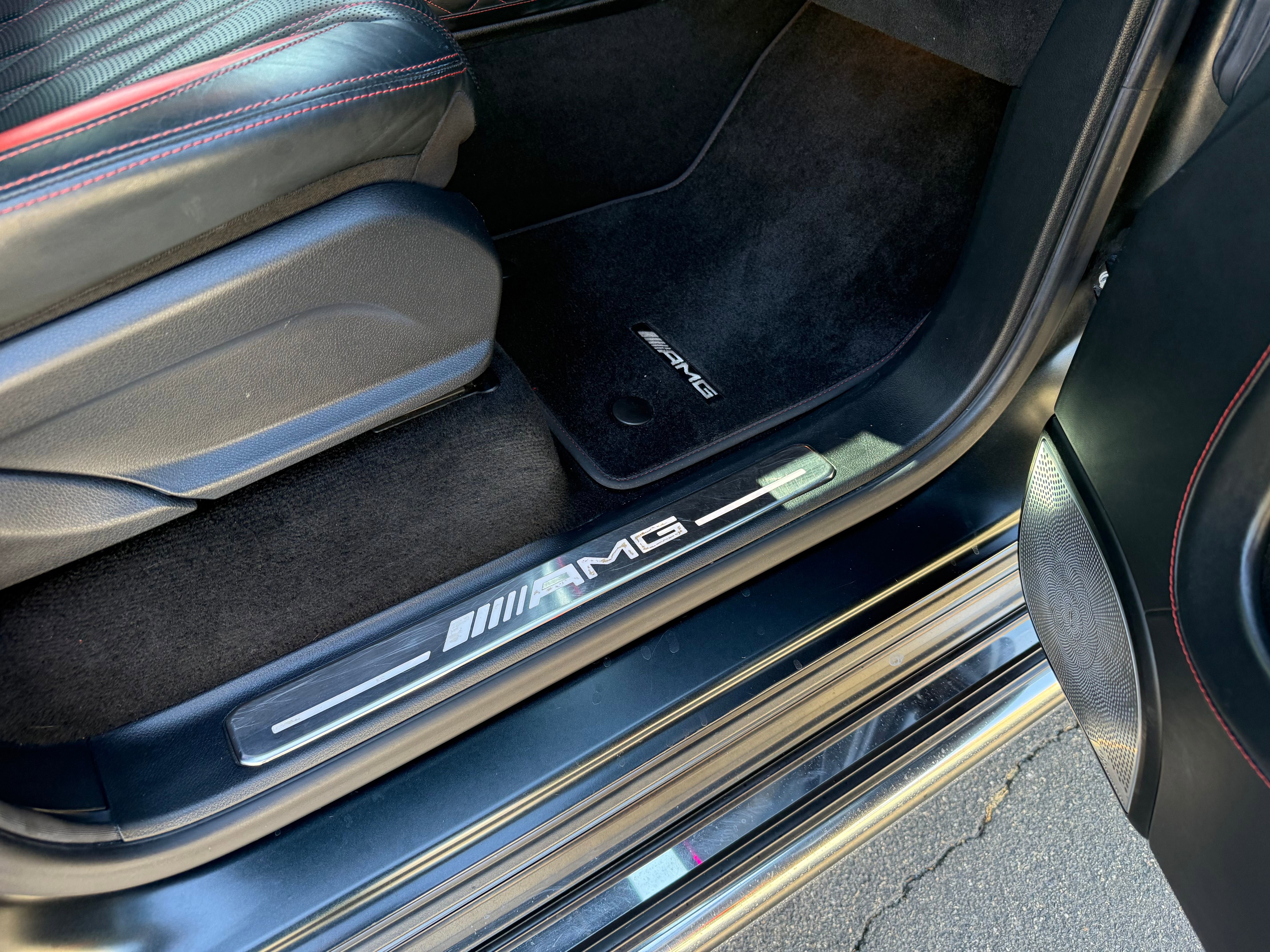 Vehicle image 175 of 187