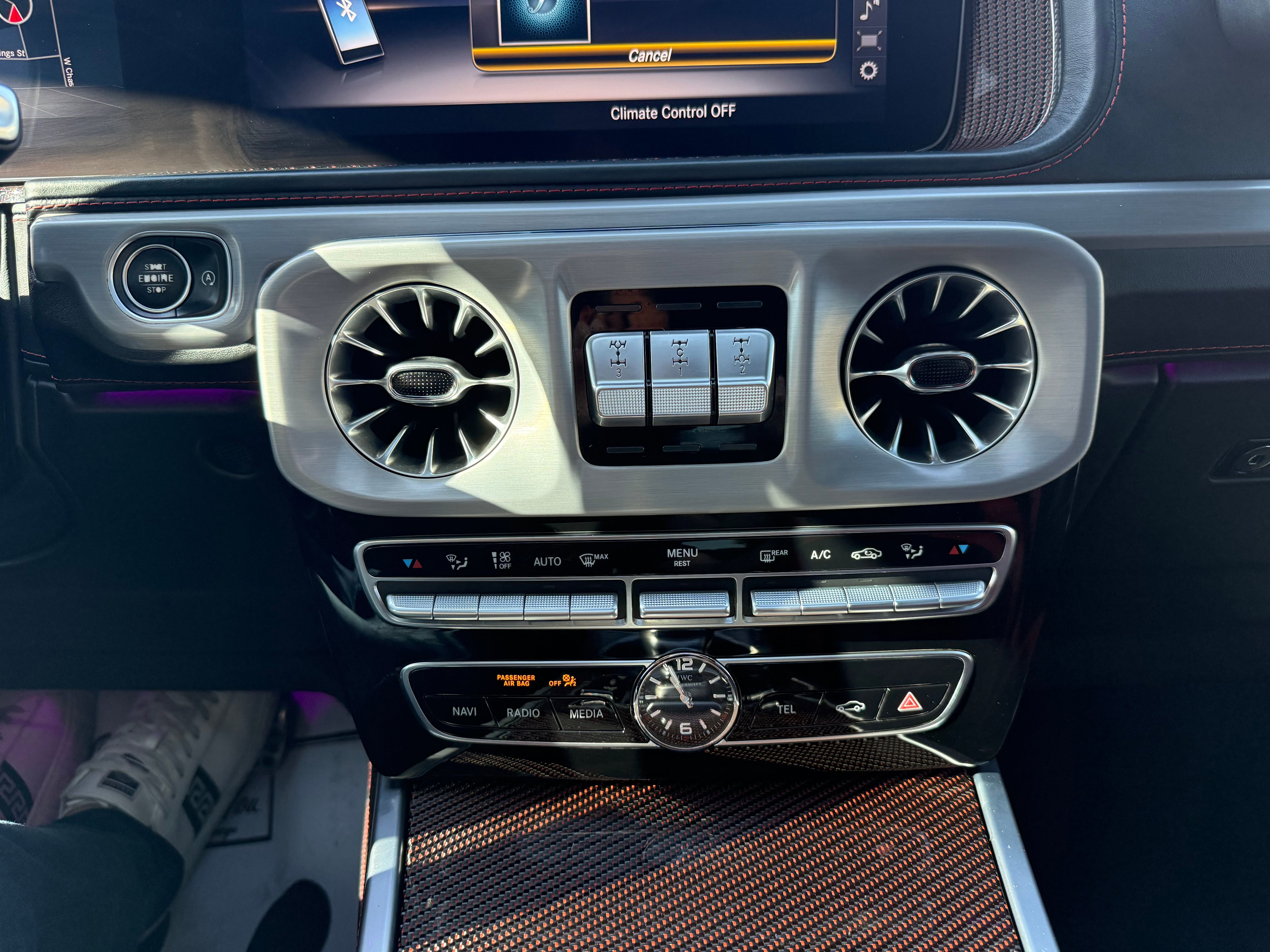 Vehicle image 182 of 187
