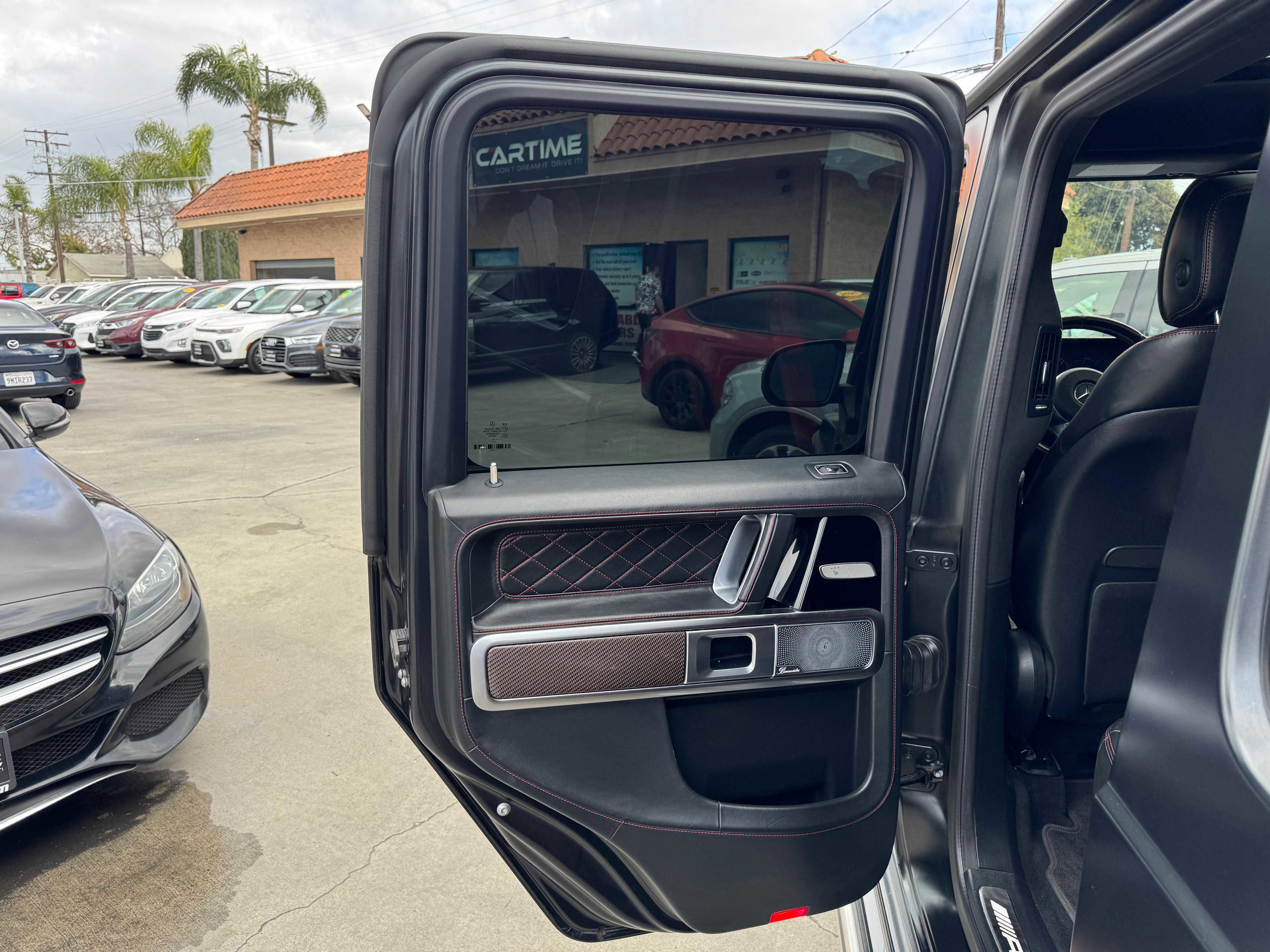 Vehicle image 51 of 187