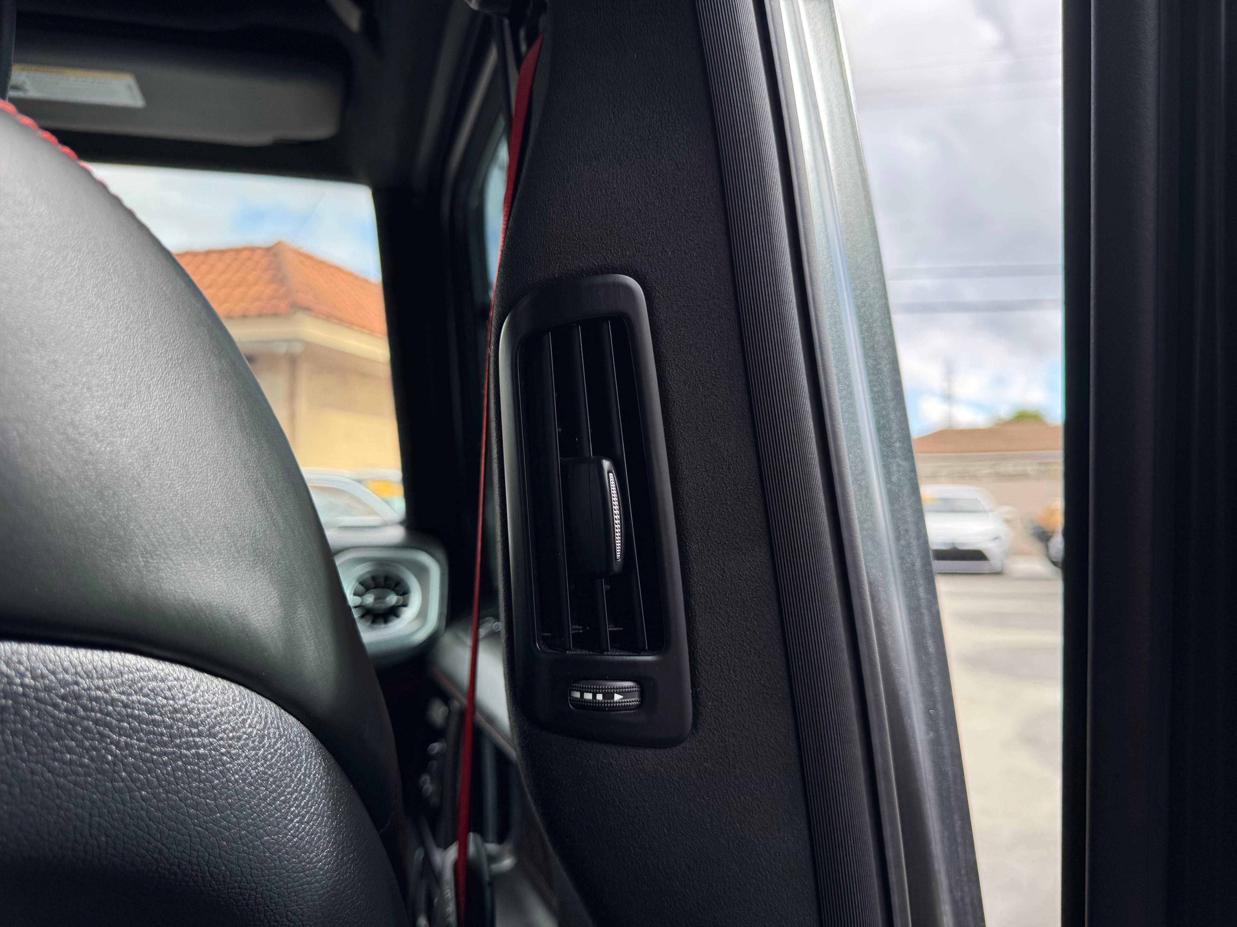Vehicle image 69 of 187
