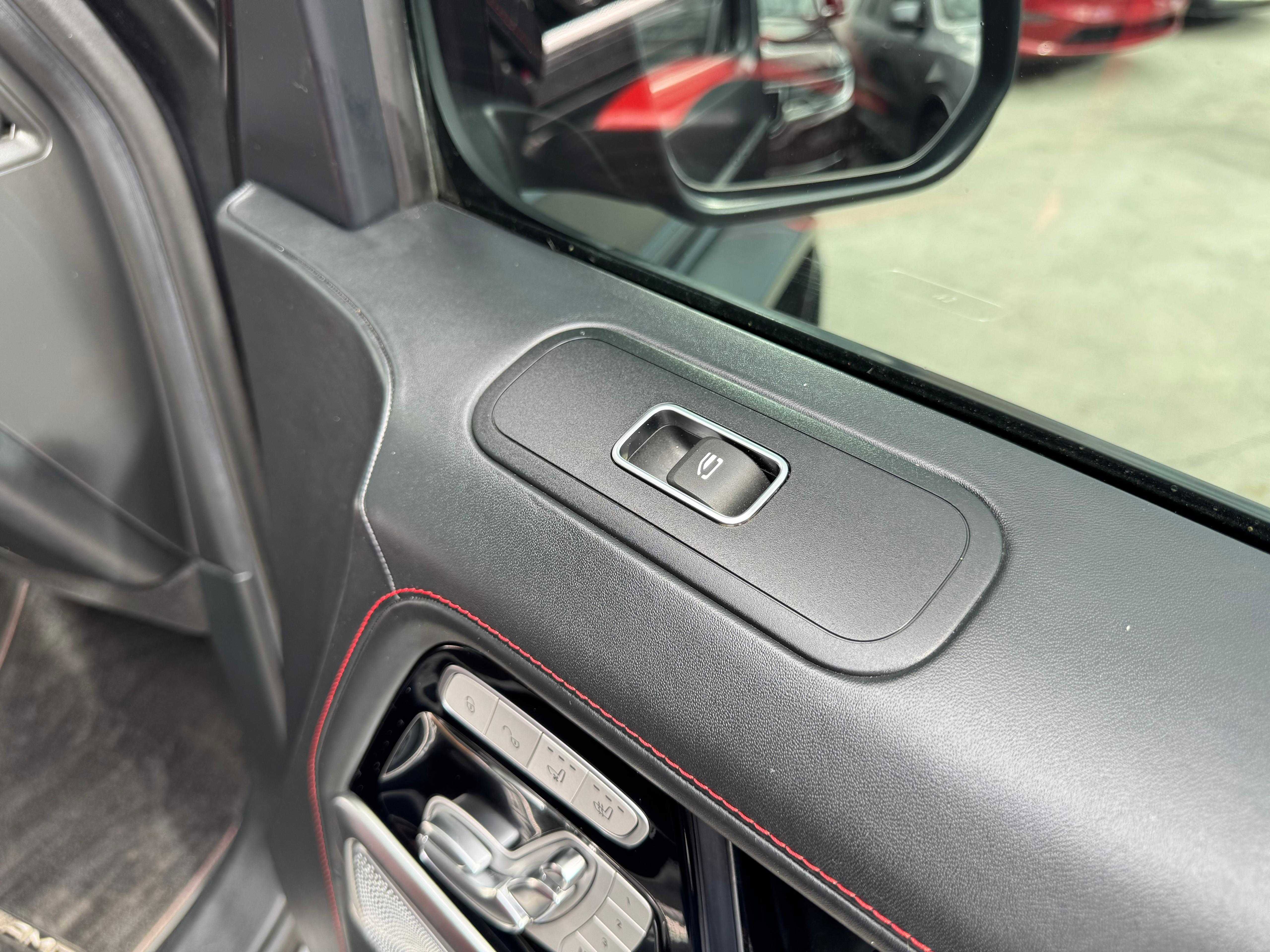 Vehicle image 73 of 187