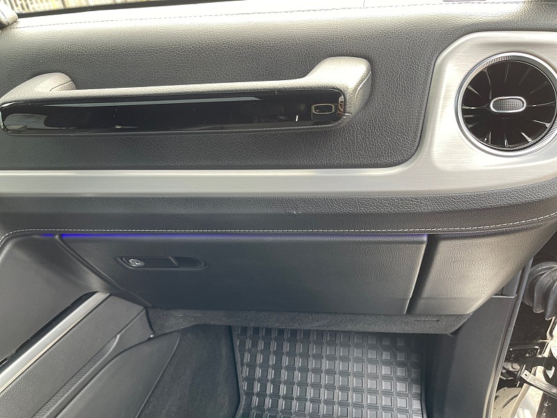 Vehicle image 18 of 50