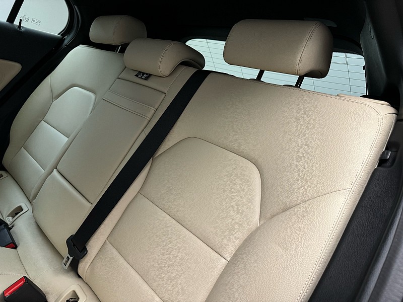 Vehicle image 15 of 40