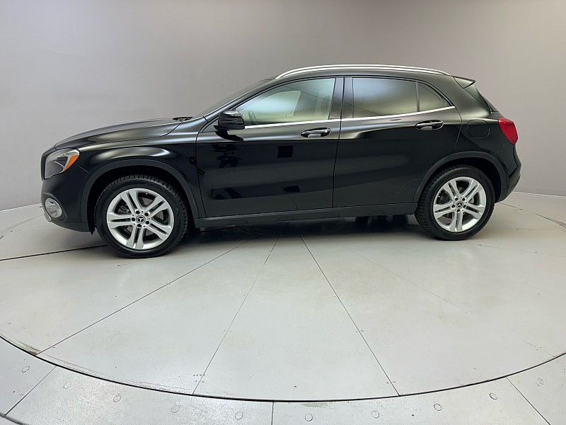 Vehicle image 8 of 40