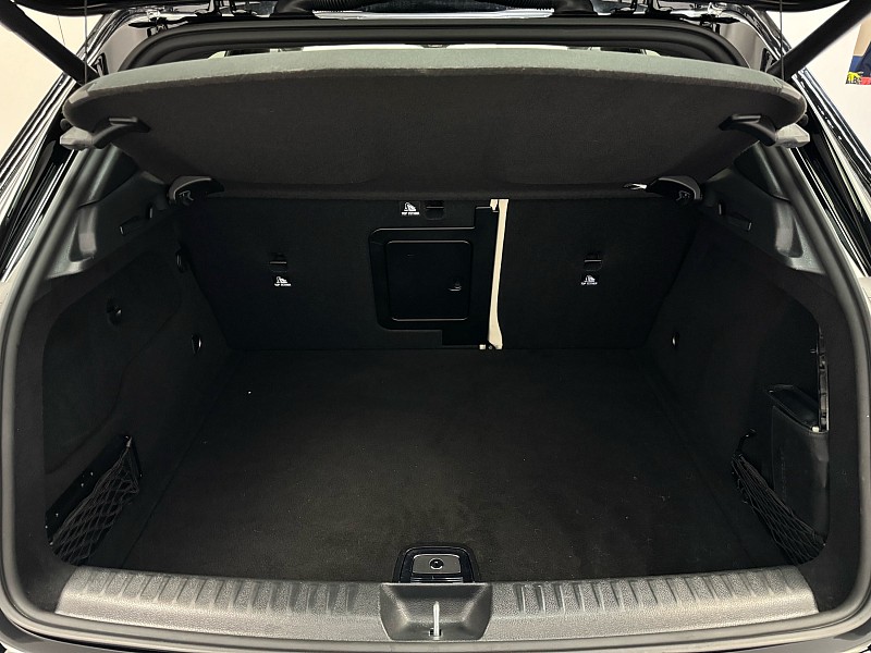 Vehicle image 16 of 40