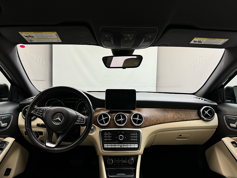 Vehicle image 11 of 40