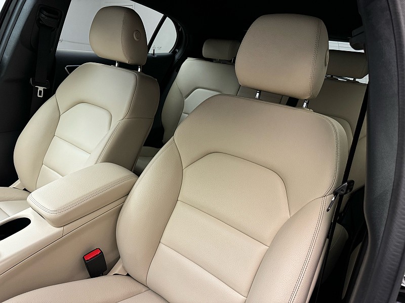 Vehicle image 13 of 40