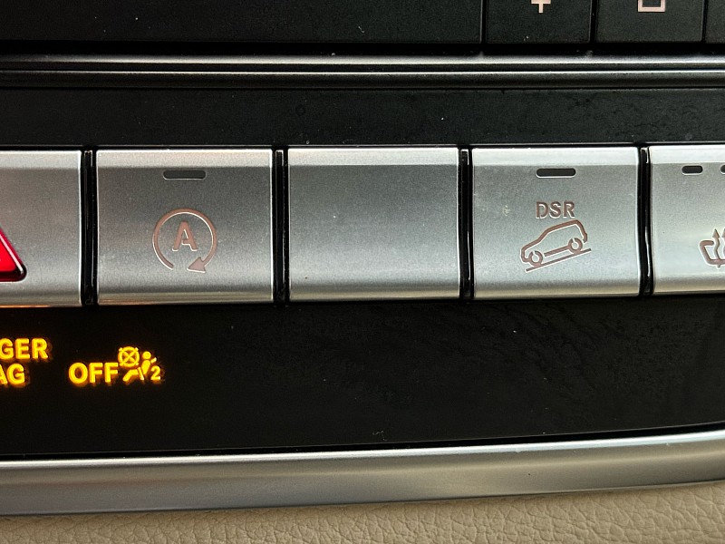 Vehicle image 29 of 40