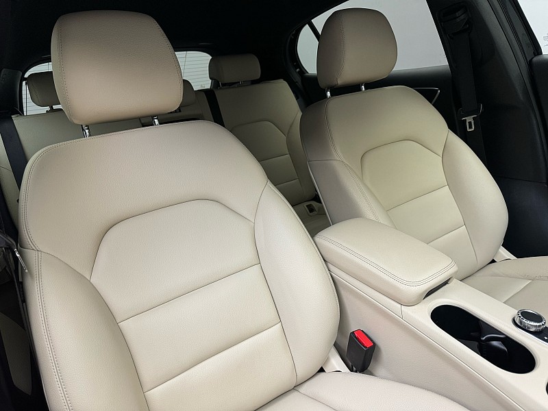 Vehicle image 20 of 40