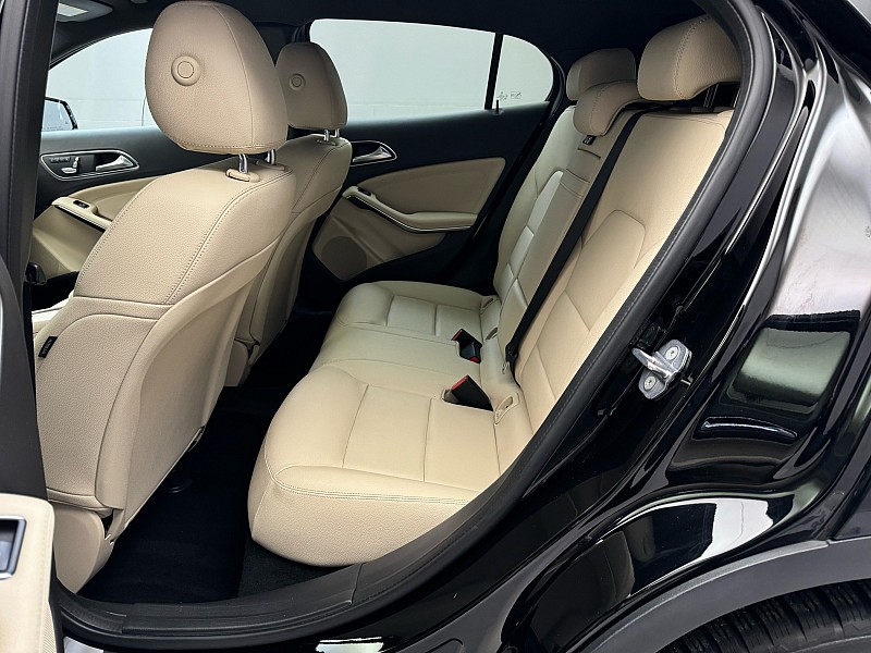 Vehicle image 14 of 40