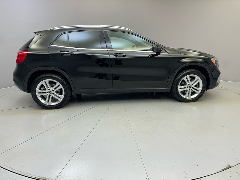 Vehicle image 4 of 40