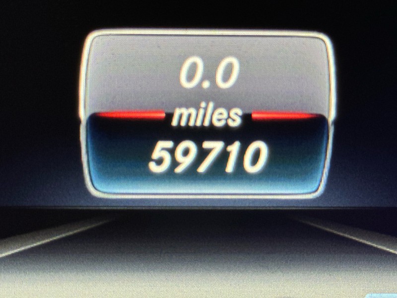 Vehicle image 21 of 40