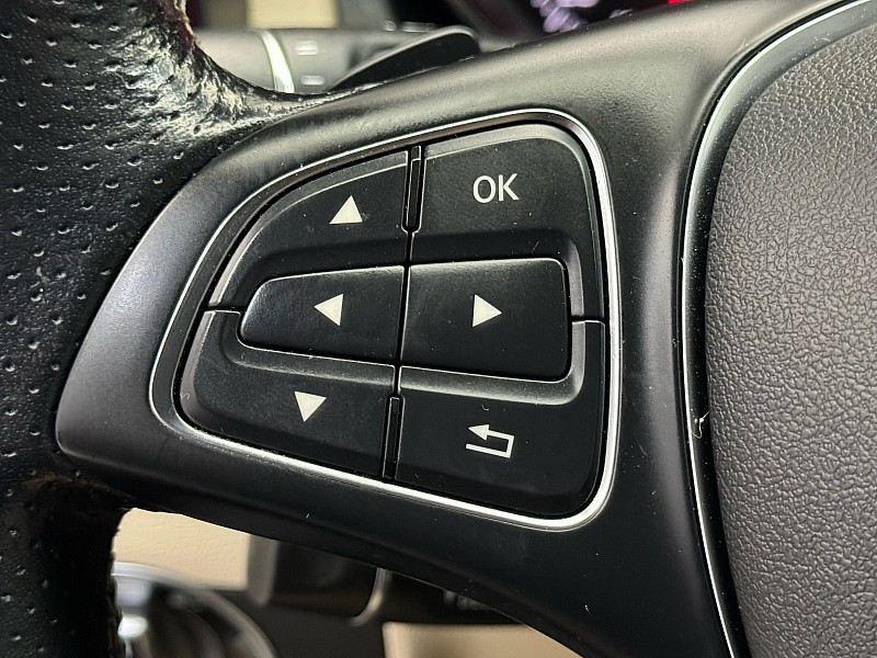 Vehicle image 38 of 40