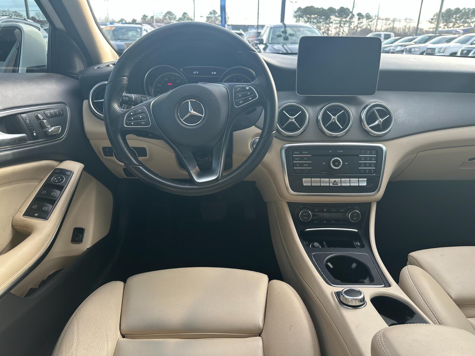 Vehicle image 20 of 28